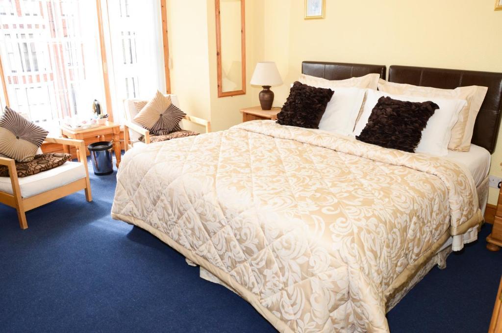 Pinewood House Guest house 3*